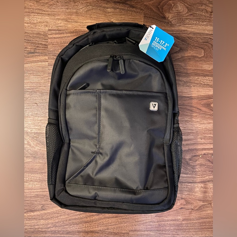 V7 15-17" Professional Laptop Backpack